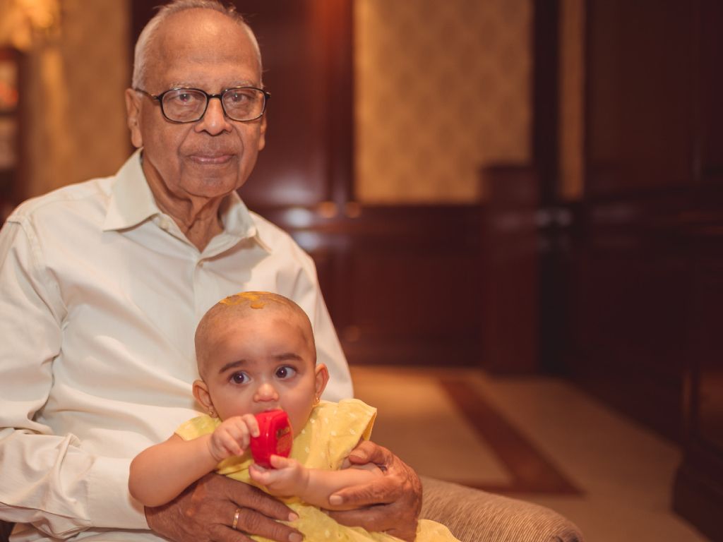 पोते-पोती के साथ